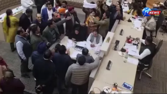 Tensions Erupt: Chaotic Clash Among Cong, AAP, and BJP Councillors at Chandigarh Municipal Meeting